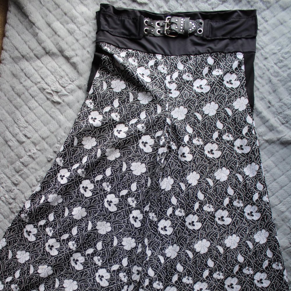 Unbranded Women's Black/Silver Floral Extra Wide Leg Pants ~XL~